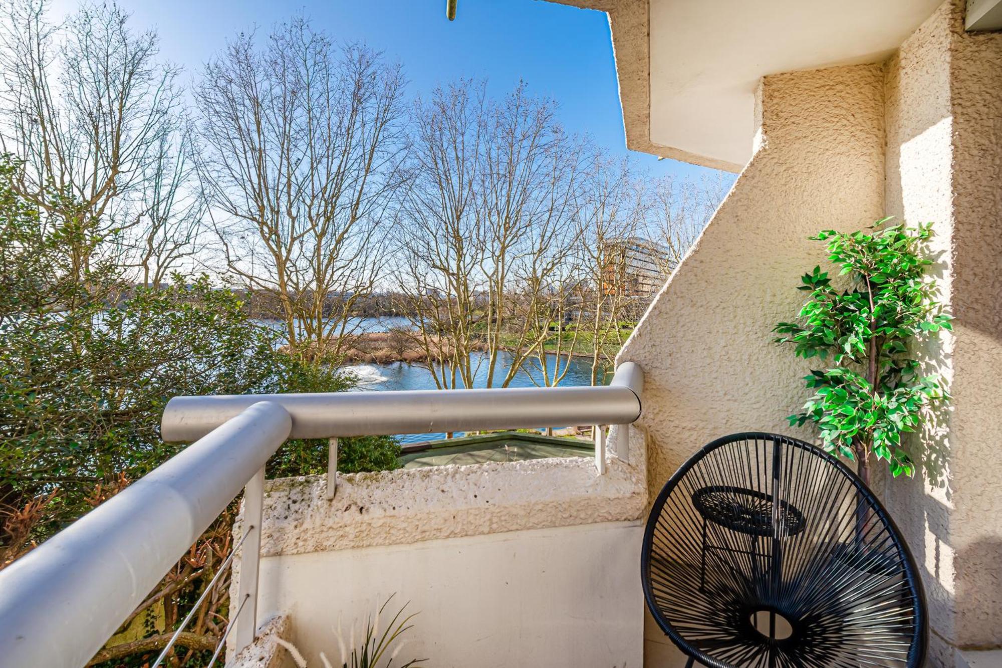 The Lake Aurora Suite - Duke Housing Кретей Экстерьер фото
